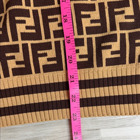 Fendi Authentic Brown and Yellow Logo Crewneck Sweater Women’s size 36 - Picture 11 of 15